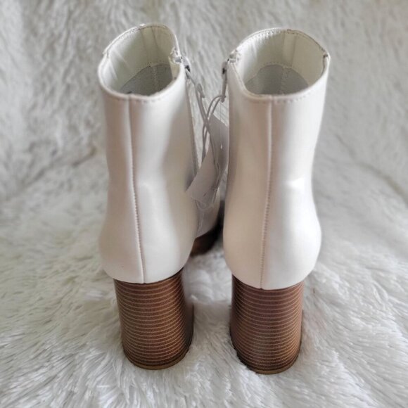 SUGAR Women's Warrant Platform White Faux Leather Ankle Boots - 7M - Picture 7 of 9
